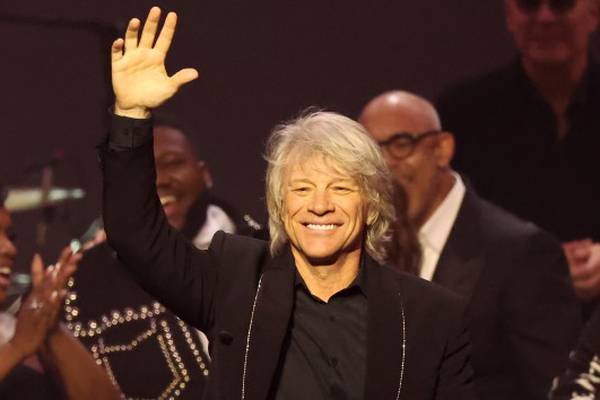 Bon Jovi approves of Céline Dion's "Living on a Prayer" lip-sync