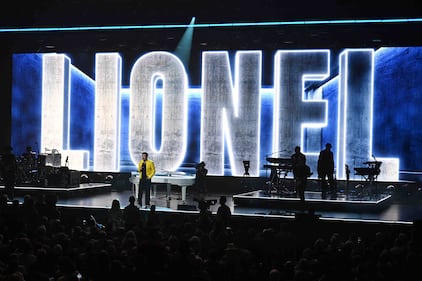 Lionel Richie; Earth Wind & Fire; Seminole Hard Rock Hotel & Casino Hollywood, FL; Sing a Song All Night Long tour