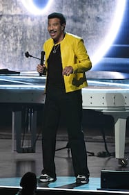 Lionel Richie; Earth Wind & Fire; Seminole Hard Rock Hotel & Casino Hollywood, FL; Sing a Song All Night Long tour