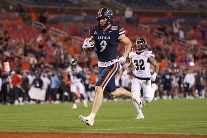 2025 SERVPRO First Responder Bowl FIU Florida International University UTSA