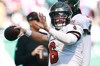 NFL Tampa Bay Buccaneers vs Miami Dolphins