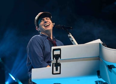WFEZ WFLC Easy 93.1 Hits 97.3 Charlie Puth Seminole Hard Rock Hollywood Whatever's Clever! World Tour