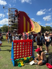 WFEZ 93.1, WHQT 105.1, WFLC 97.3, WEDR 99Jamz Miami beach block party 11.16