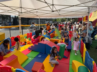 WFEZ 93.1, WHQT 105.1, WFLC 97.3, WEDR 99Jamz Miami beach block party 11.16