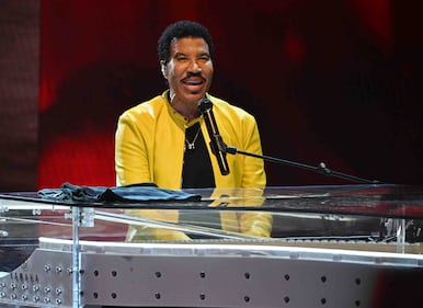 Lionel Richie; Earth Wind & Fire; Seminole Hard Rock Hotel & Casino Hollywood, FL; Sing a Song All Night Long tour