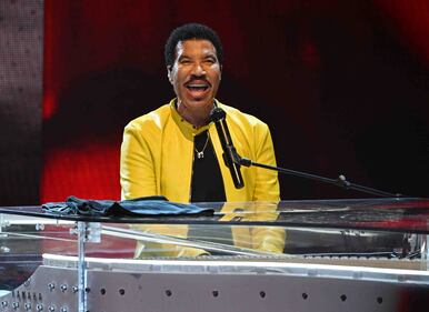 Lionel Richie; Earth Wind & Fire; Seminole Hard Rock Hotel & Casino Hollywood, FL; Sing a Song All Night Long tour